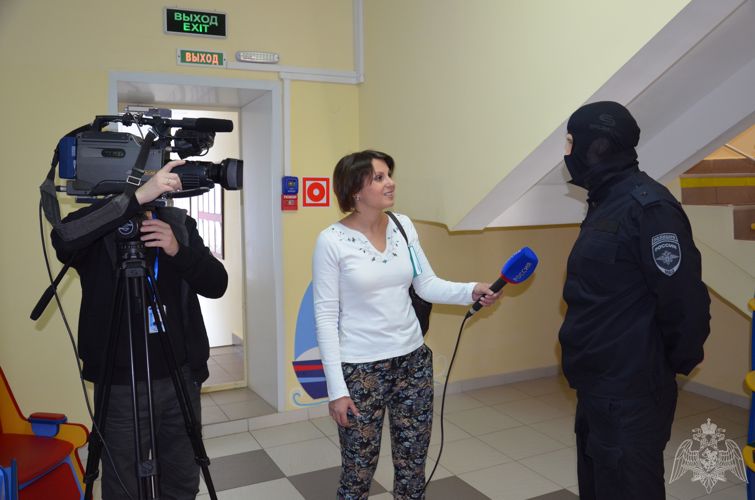 Департамент по взаимодействию со СМИ, пресс-службы округов и территориальных органов Росгвардии поздравляют коллег-телевизионщиков с профессиональным праздником.