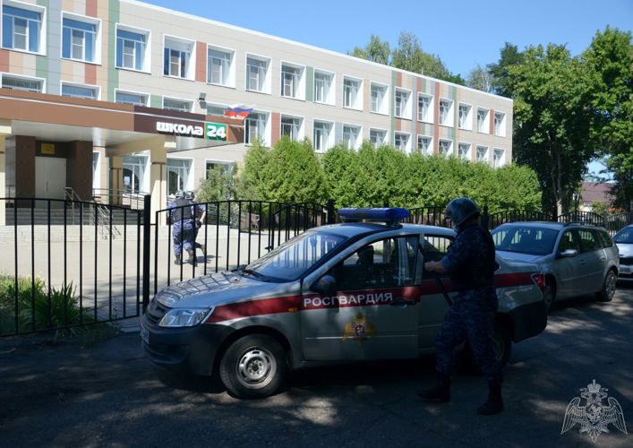 Представители Управления Росгвардии по Тамбовской области начали проверку защищенности учебных заведений