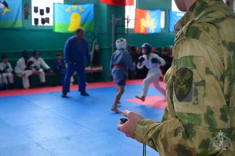 Тамбовские росгвардейцы оценили способности юных спортсменов на товарищеском турнире по рукопашному бою