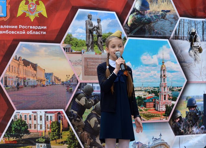 Росгвардия провела концерт под окнами дома-интерната для ветеранов войны и труда в Тамбове