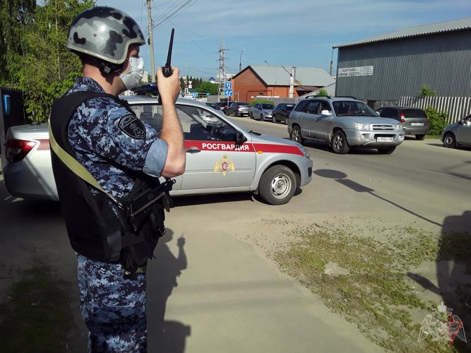 В Тамбовской области росгвардейцы задержали мужчину, подозреваемого в краже денег с чужой банковской карты