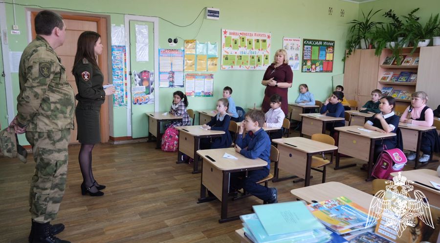 Тамбовские школьники написали письма и нарисовали рисунки участникам специальной военной операции