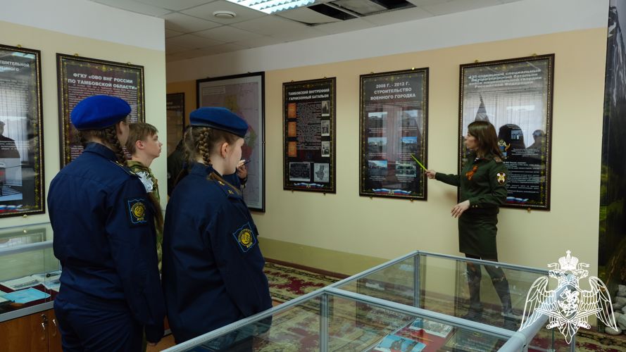 Росгвардейцы провели День открытых дверей в Тамбове