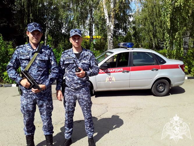 Пострадавшему в ДТП водителю оказали помощь росгвардейцы в Тамбове