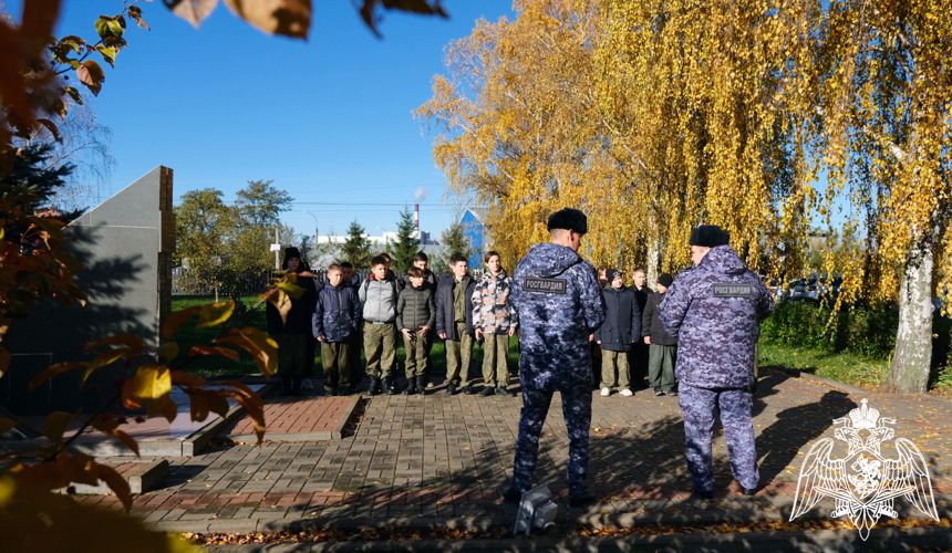 Росгвардейцы провели экскурсию для воспитанников военно-спортивного центра в Тамбове