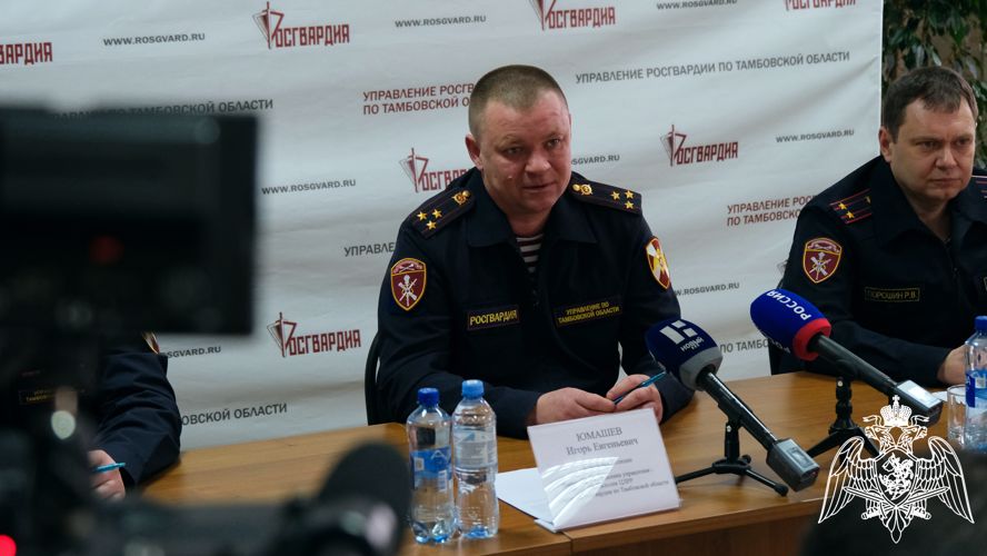Офицеры Центра лицензионно-разрешительной работы Управления Росгвардии по Тамбовской области провели брифинг в преддверии дня образования службы
