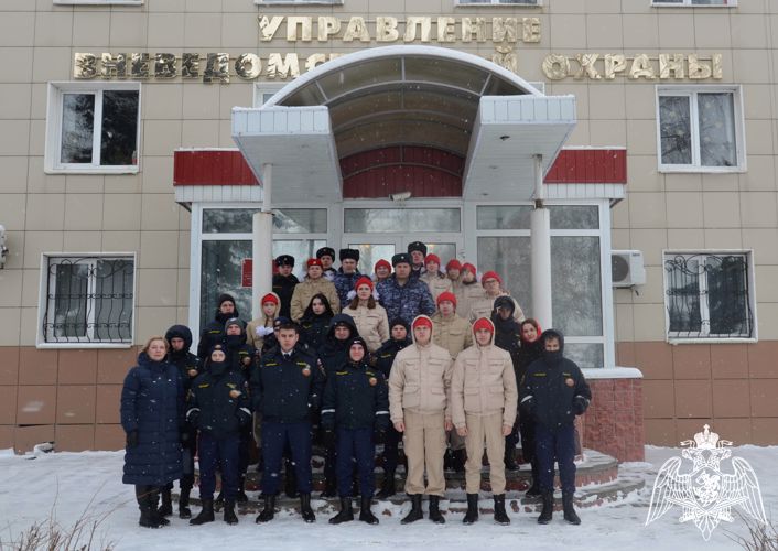Росгвардейцы организовали экскурсию для учащихся тамбовского колледжа
