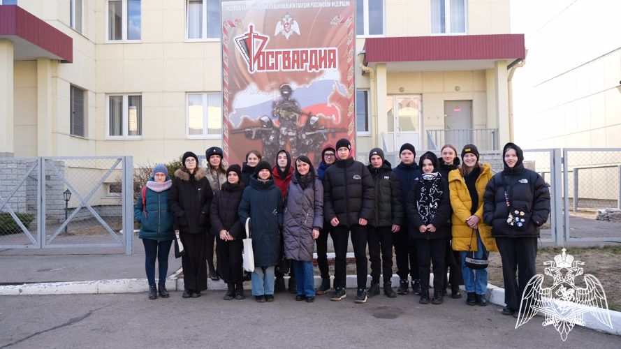 Росгвардейцы провели день открытых дверей для тамбовских школьников