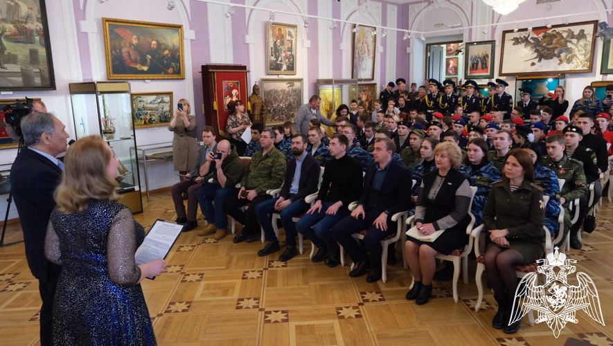 Росгвардейцы приняли участие в передаче капсулы с крымской землей в музей в Тамбове