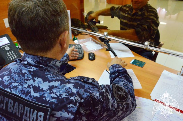 Росгвардейцы за неделю проверили более 70 владельцев оружия в Тамбовской области