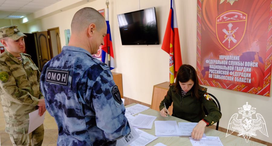 Более 100 росгвардейцев приняли участие в «Диктанте победы» в Тамбовской области