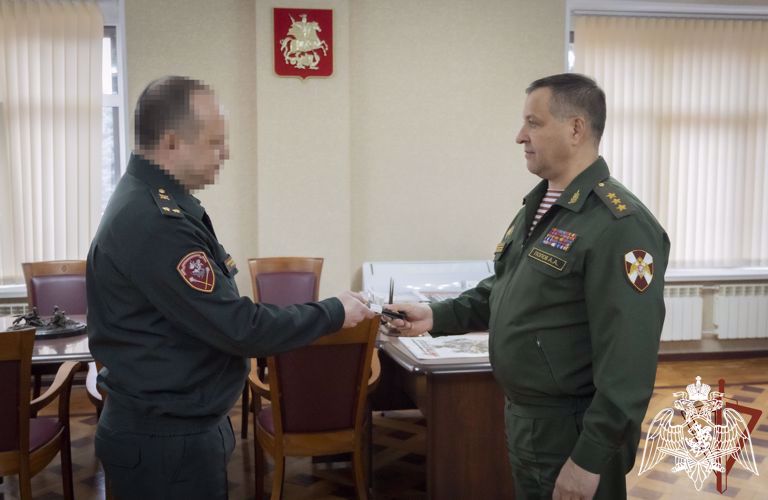 КОМАНДУЮЩИЙ ЦЕНТРАЛЬНЫМ ОКРУГОМ РОСГВАРДИИ ВРУЧИЛ НАГРАДЫ ОТЛИЧИВШИМСЯ ВОЕННОСЛУЖАЩИМ И СОТРУДНИКАМ ВЕДОМСТВА