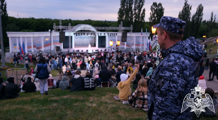 Росгвардейцы обеспечили охрану общественного порядка во время проведения торжественных мероприятий в Тамбове