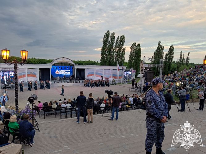 Росгвардейцы обеспечили охрану общественного порядка во время проведения торжественных мероприятий в Тамбове