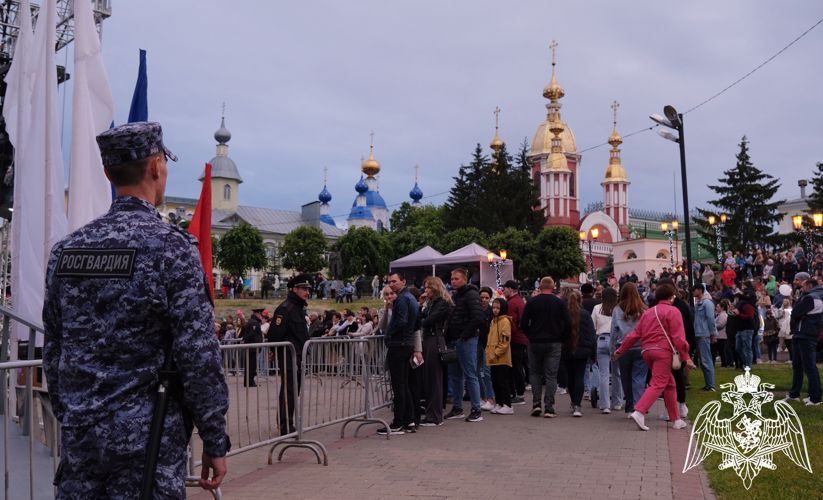 Росгвардейцы обеспечили охрану общественного порядка во время проведения торжественных мероприятий в Тамбове