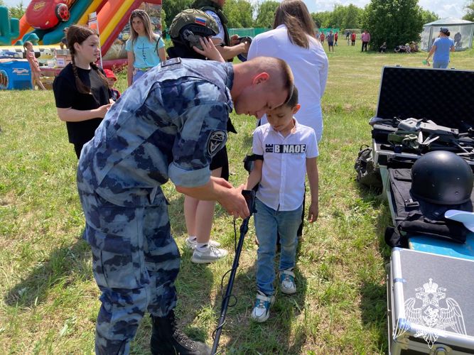 Офицеры Росгвардии приняли участие в фестивале памяти братьев Пешковых в Тамбовской области