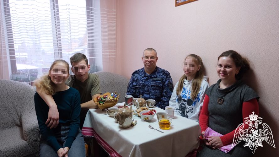 Росгвардейцы Тамбовской области поздравляют с с всероссийским Днём семьи, любви и верности