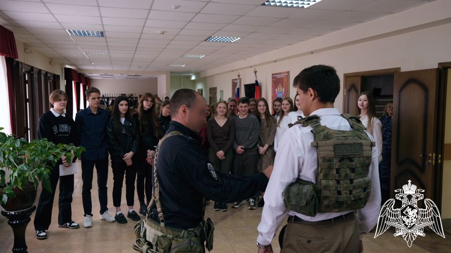 Офицер СОБР рассказал о своей службе тамбовским студентам