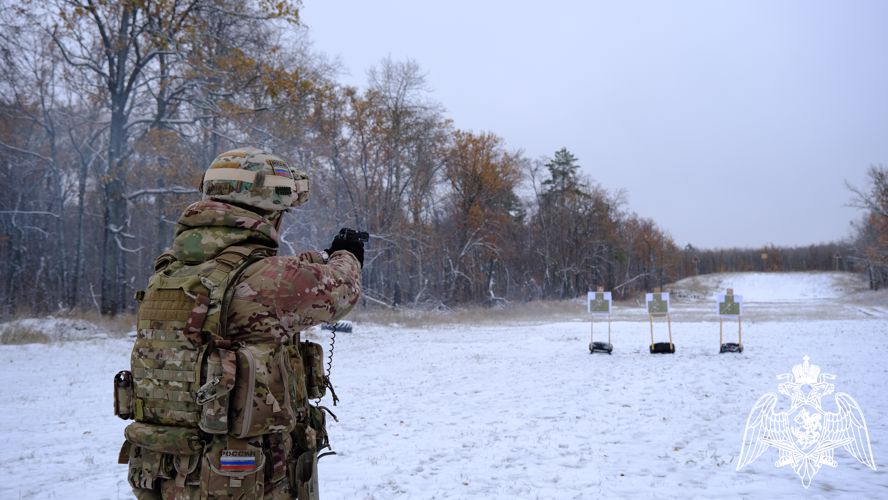 Росгвардейцы прошли испытание на право ношения знака отличия спецподразделений в Тамбове