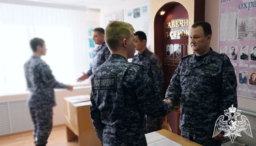 Сотрудники вневедомственной охраны Росгвардии приняли присягу в Тамбове