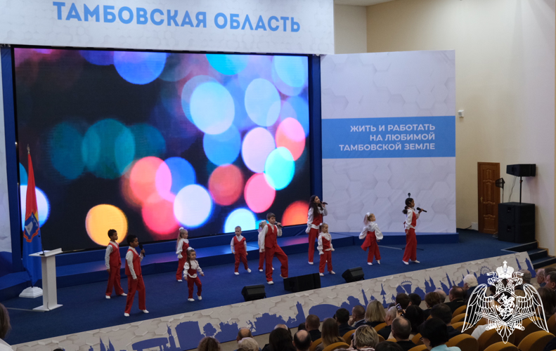 Заместитель начальника регионального управления Росгвардии принял участие в торжественном мероприятии в честь юбилея Конституции Российской Федерации в Тамбове