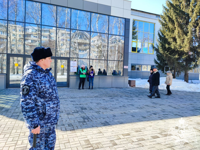 Росгвардейцы приняли участие в обеспечении общественной безопасности при проведении президентских выборов в Тамбовской области