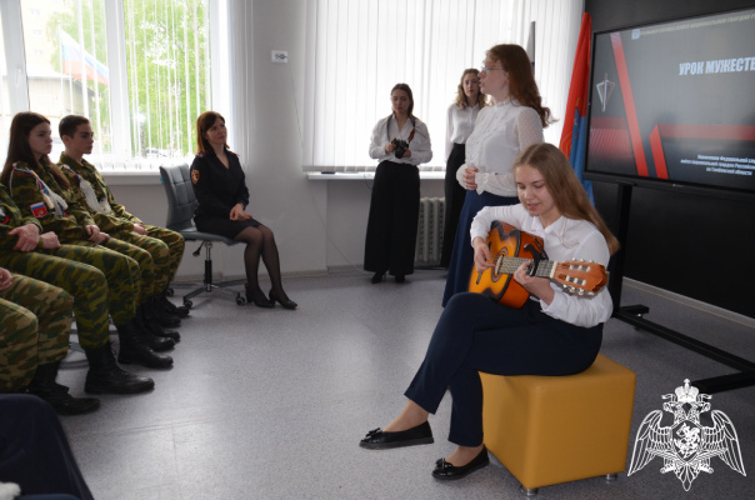 Росгвардейцы провели патриотическую встречу со школьниками г. Тамбова
