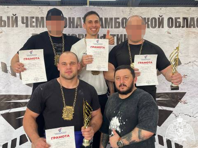 Росгвардейцы стали рекордсменами открытого регионального чемпионата по пауэрлифтингу в Тамбове