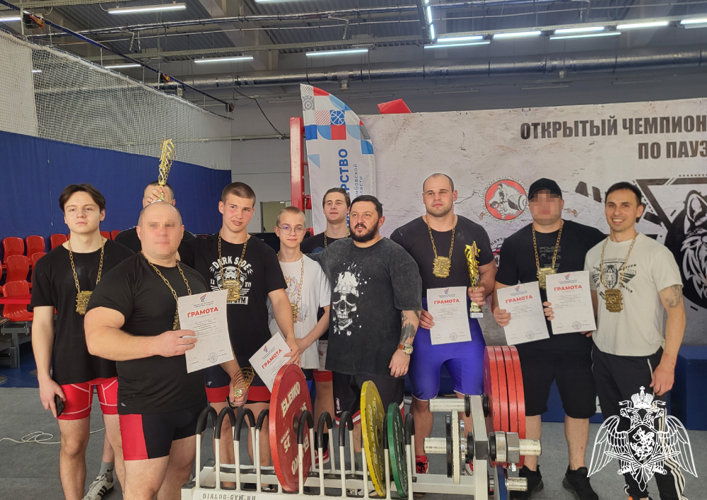 Росгвардейцы стали рекордсменами открытого регионального чемпионата по пауэрлифтингу в Тамбове