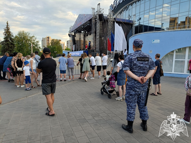 Росгвардейцы обеспечили охрану общественного порядка во время торжественных мероприятий в Тамбове