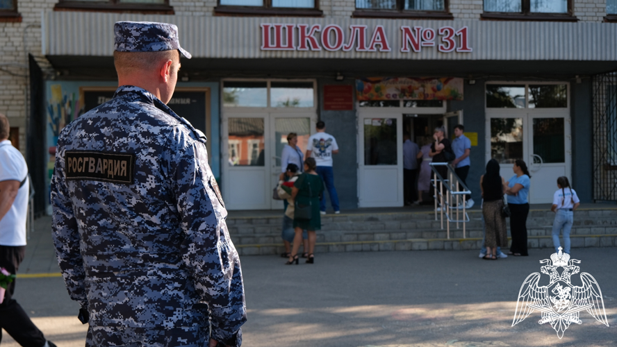 Росгвардейцы обеспечили правопорядок в День знаний в Тамбове