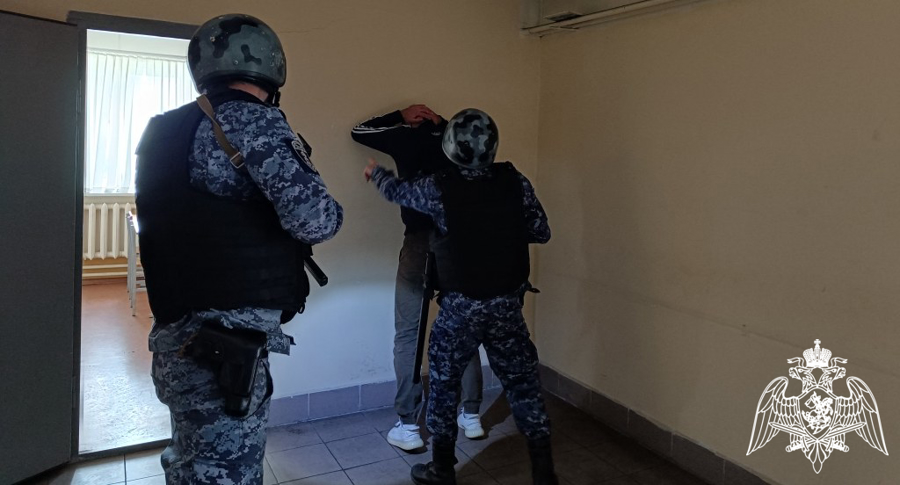 Росгвардейцы провели тренировку по пресечению правонарушений на охраняемом объекте в Тамбове