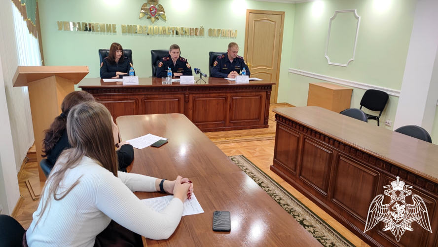 Сотрудники вневедомственной охраны регионального управления Росгвардии провели брифинг в Тамбове