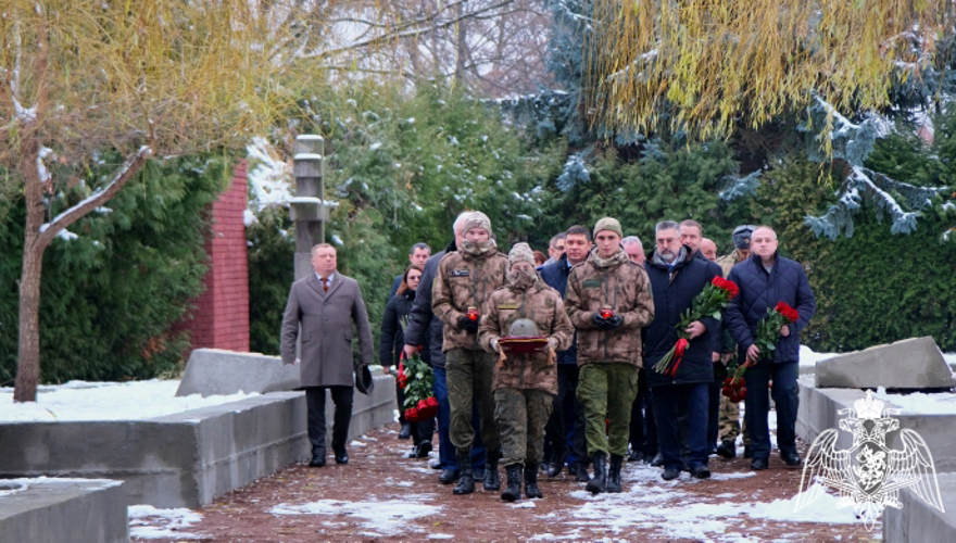 Начальник регионального управления Росгвардии принял участие в мероприятии в честь Дня Неизвестного Солдата в Тамбове