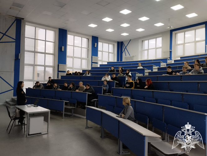 Росгвардейцы провели тематический урок для тамбовских студентов, посвященный годовщине Сталинградской битвы