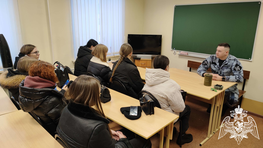 Росгвардейцы провели День открытых дверей для тамбовских студентов в рамках ведомственной акции