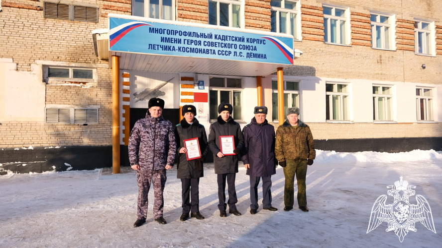 В День кадета представители Росгвардии наградили отличившихся учащихся ведомственного класса в Тамбове