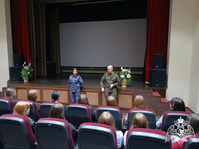 Росгвардейцы провели День открытых дверей для тамбовских студентов в рамках ведомственной акции
