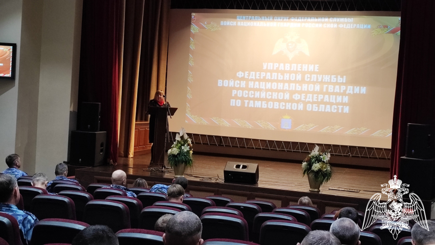Представители ГИБДД встретились с росгвардейцами в рамках профилактических мероприятий в Тамбове
