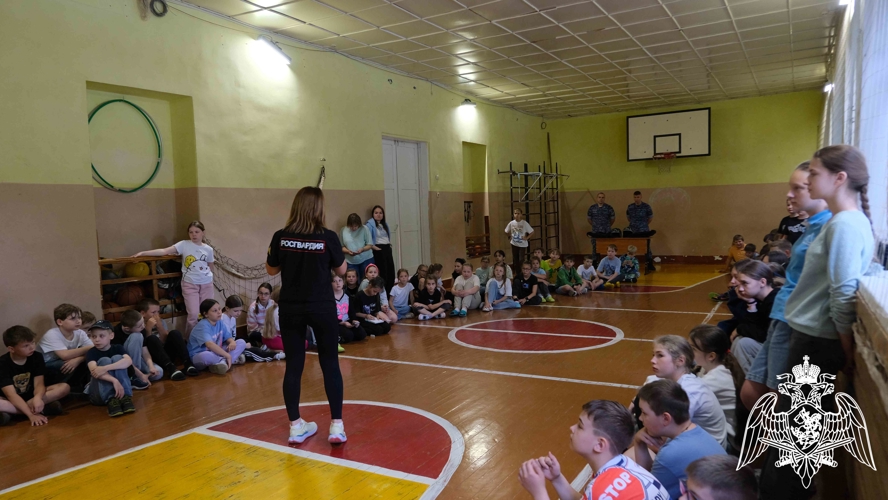 Росгвардейцы провели тематический урок в рамках ведомственной акции в Тамбове