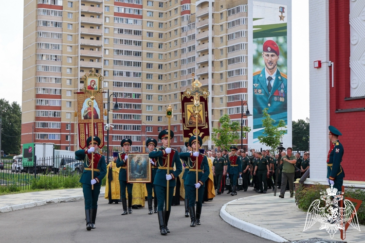 В День крещения Руси в главный храм Росгвардии доставили иконы небесных покровителей отрядов спецназа ведомства