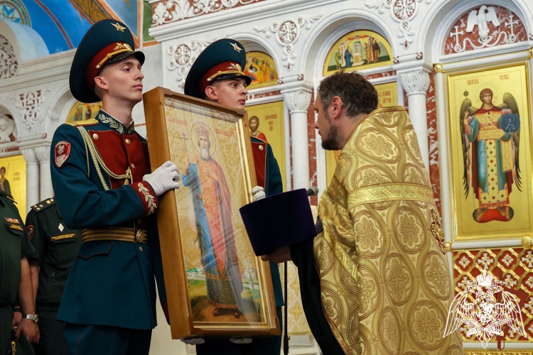 В День крещения Руси в главный храм Росгвардии доставили иконы небесных покровителей отрядов спецназа ведомства