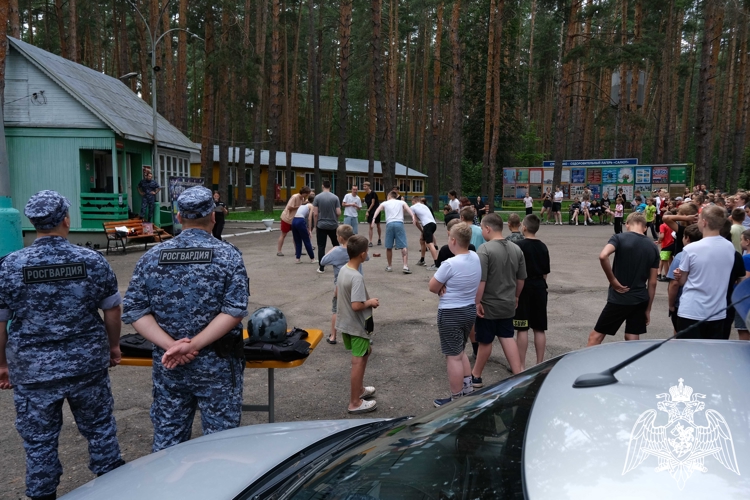 Росгвардейцы продолжают участие в ведомственной акции «Каникулы с Росгвардией» в Тамбовской области