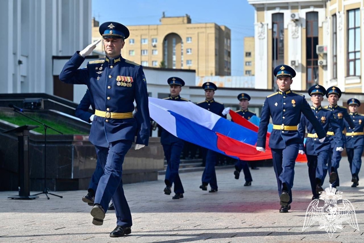 Начальник регионального управления Росгвардии принял участие в мероприятиях, посвященных Дню Государственного флага России в Тамбове