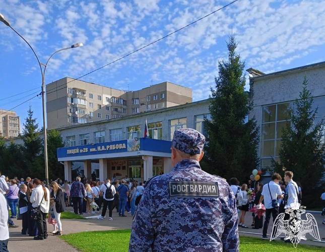 Росгвардейцы обеспечили правопорядок в День знаний в Тамбове