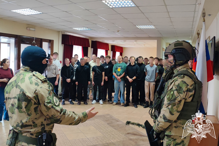 В Тамбове управление Росгвардии открыло двери для участников акции «День призывника»
