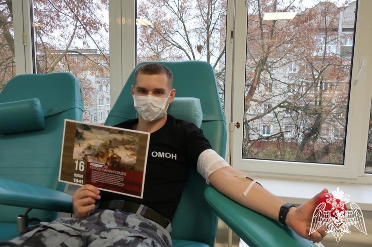 Росгвардейцы присоединились к донорской акции «От сердца к сердцу» в Тамбове