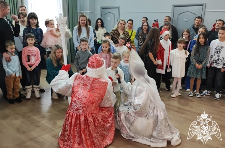 Дети росгвардейцев посетили новогоднее представление в Тамбове