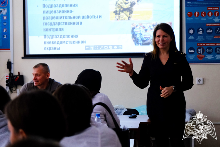 Росгвардейцы провели патриотическую встречу для тамбовских студентов, посвященную годовщине Сталинградской битвы