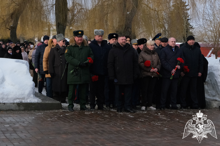 В День защитника Отечества начальник регионального управления Росгвардии принял участие в памятном мероприятии в Тамбове